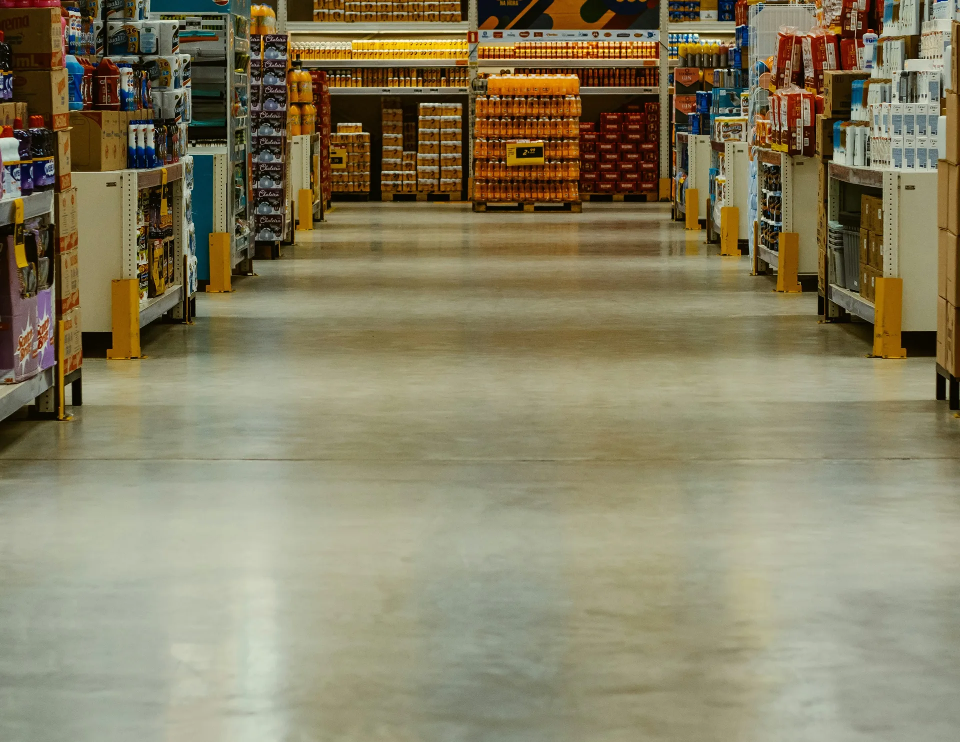 polished commercial concrete floor in a Abbotsford supermarket aisle