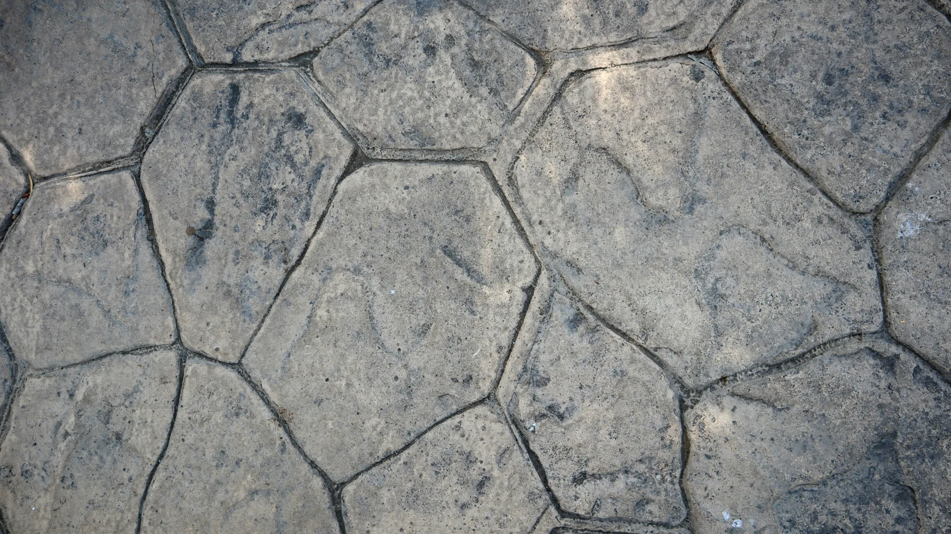 stamped concrete driveway in a fieldstone pattern in Abbotsford